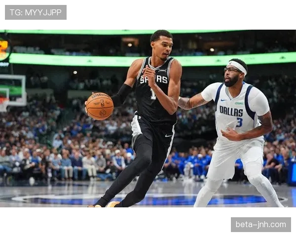 马刺文班亚马26分钟40分封神 但球队防守效率值持续下滑